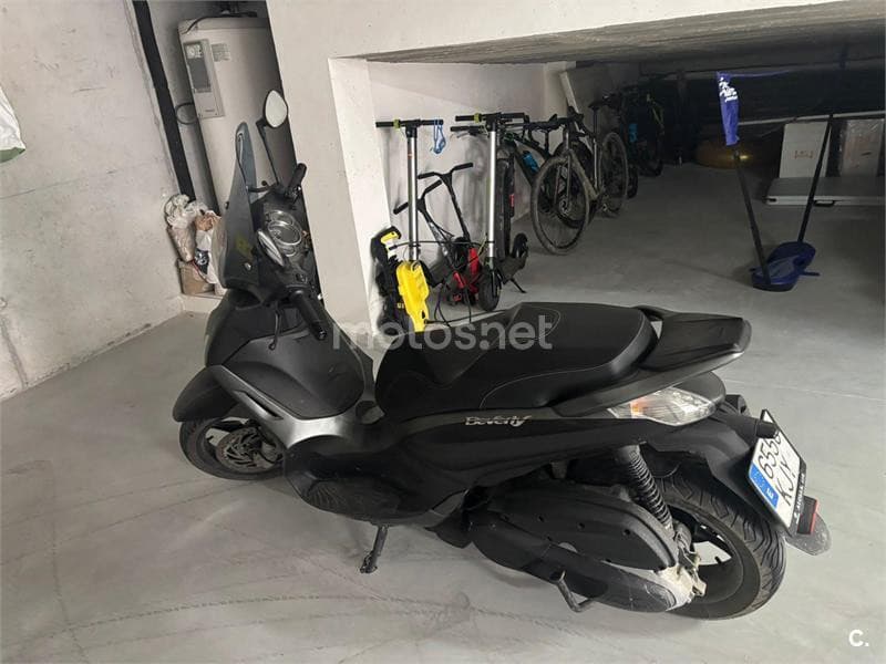 Piaggio Beverly – Vista 2