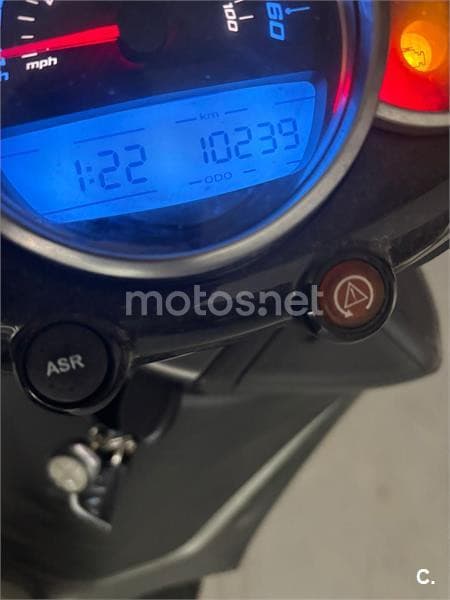 Piaggio Beverly – Vista 3