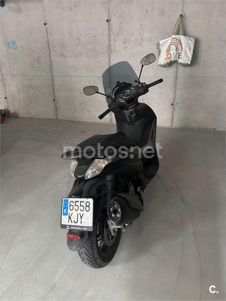 Piaggio Beverly – Vista 5