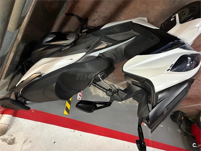 Kymco Xciting 400i 2700 € 2015 Barcelona - 3