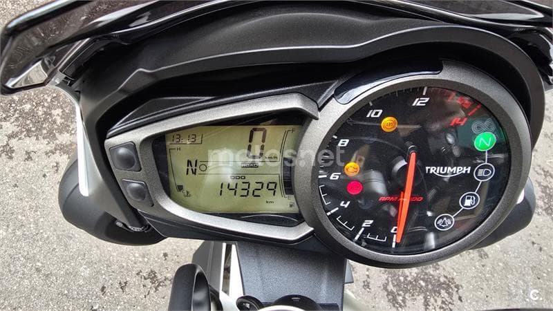 Triumph Street Triple – Vista 4