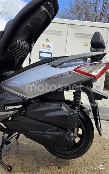 SYM Joymax 125 – Vista 4