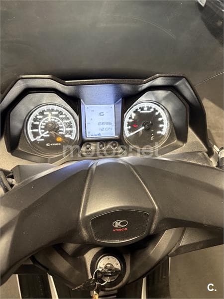 Kymco Grand Dink 300 – Vista 6