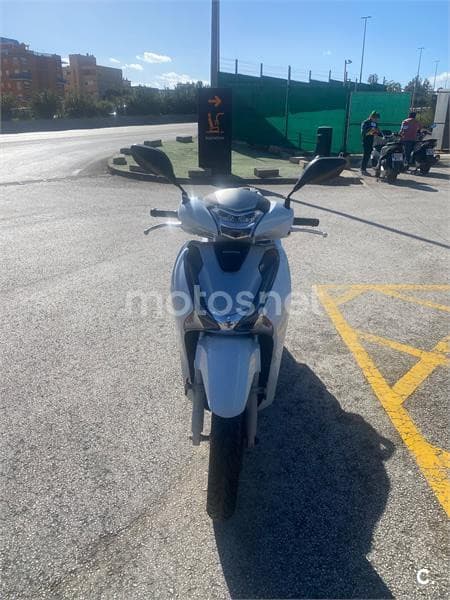 Honda SH125i – Vista 3