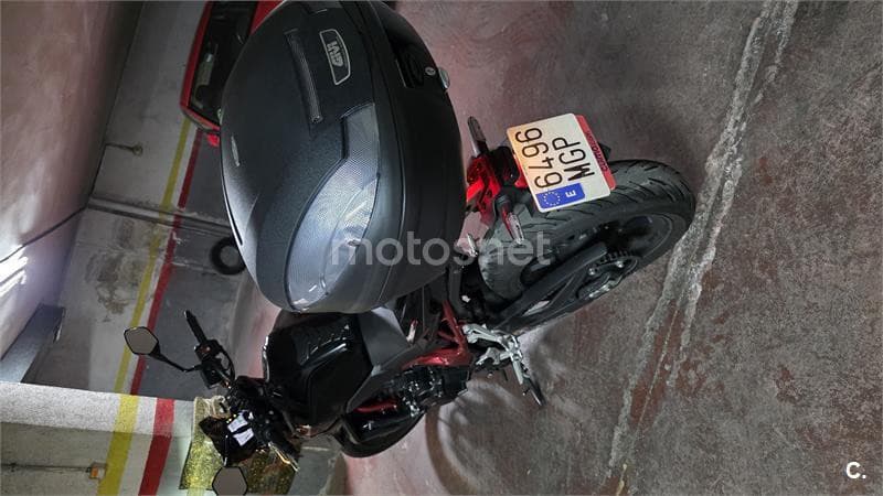 Honda CB 750 Hornet – Vista 4