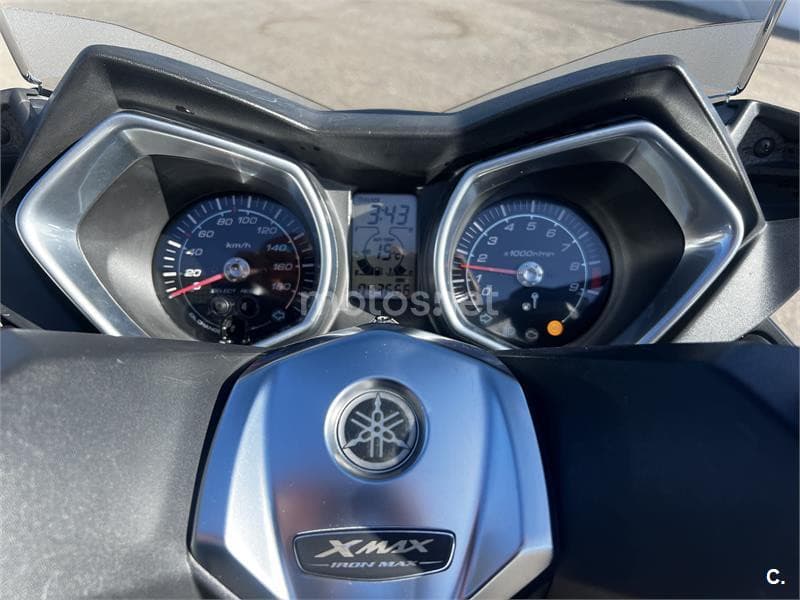 Yamaha XMAX 400 – Vista 6