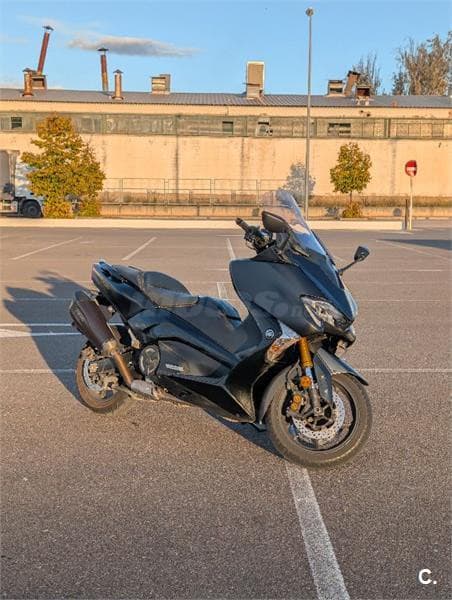 Yamaha TMAX – Vista 2