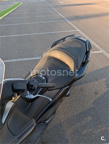 Yamaha TMAX – Vista 6
