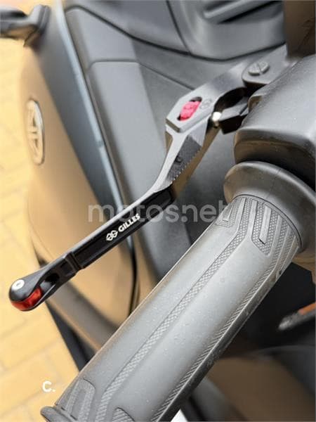 Yamaha TMAX – Vista 17