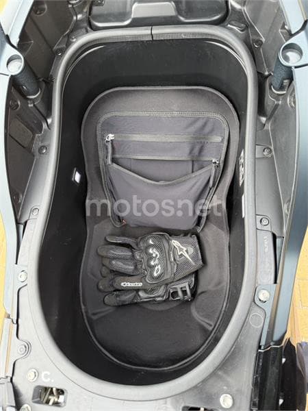 Yamaha TMAX – Vista 3