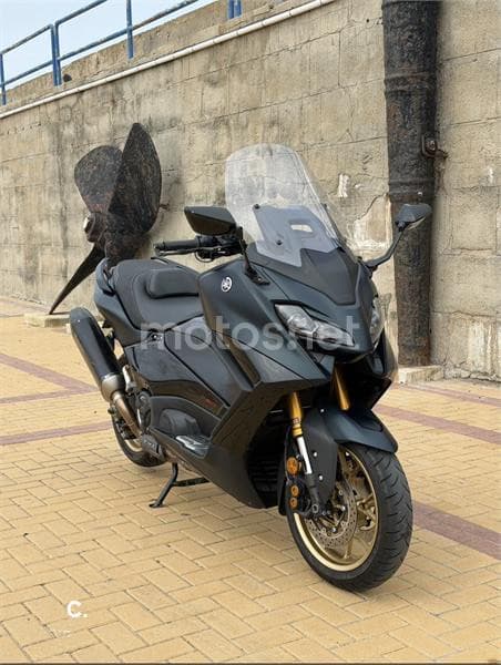 Yamaha TMAX – Vista 29