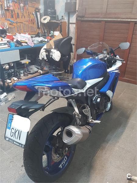 Suzuki GSX R750 – Vista 5