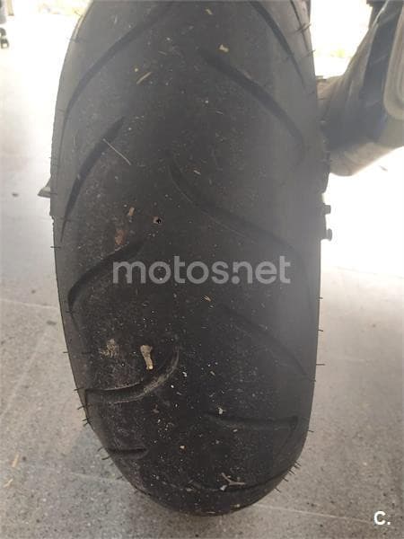 Suzuki GSX R750 – Vista 9