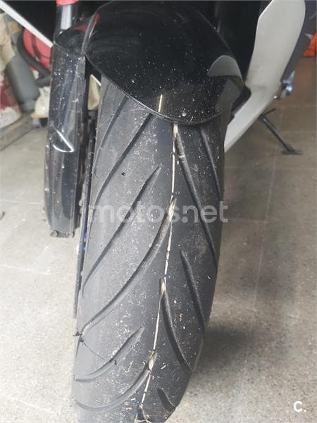 Suzuki GSX R750 – Vista 10