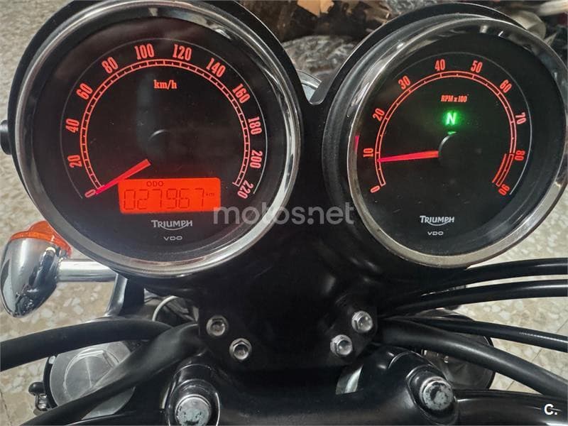 Triumph BONNEVILLE Steve McQueen – Vista 6