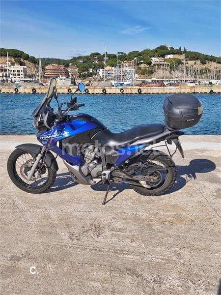 Honda Transalp XL 700 V – Vista 1