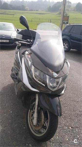 Piaggio X10 125 ie Executive – Vista 1