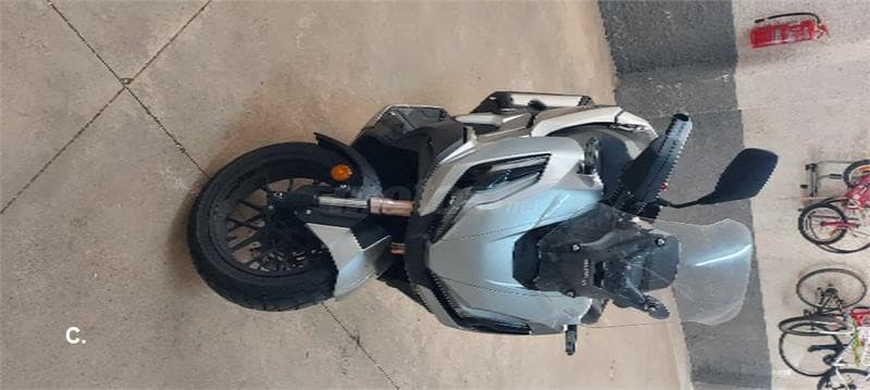 Honda ADV 350 – Vista 2