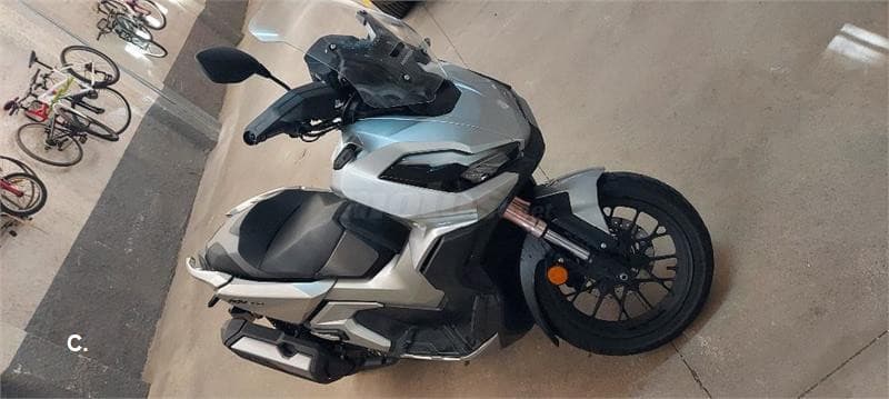 Honda ADV 350 – Vista 3