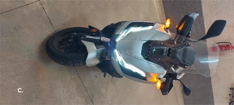 Honda ADV 350 – Vista 6