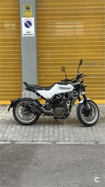 Husqvarna Svartpilen 401 3200 € 2019 Madrid - 1