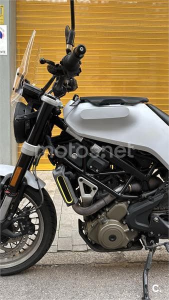 Husqvarna Svartpilen 401 3200 € 2019 Madrid - 2