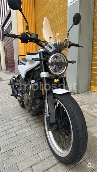 Husqvarna Svartpilen 401 3200 € 2019 Madrid - 3