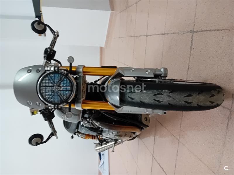 Triumph Thruxton – Vista 4