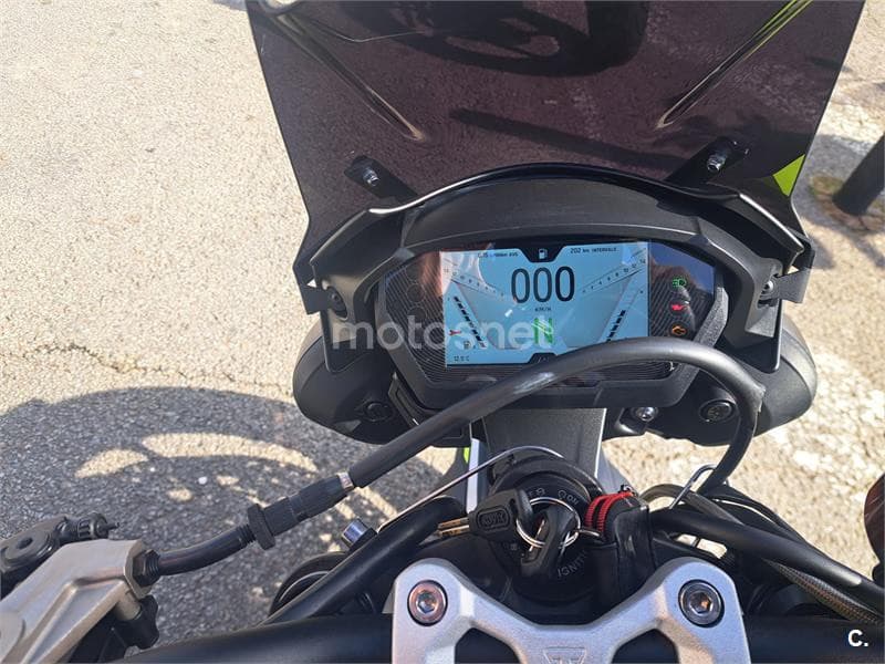 Triumph Street Triple – Vista 5