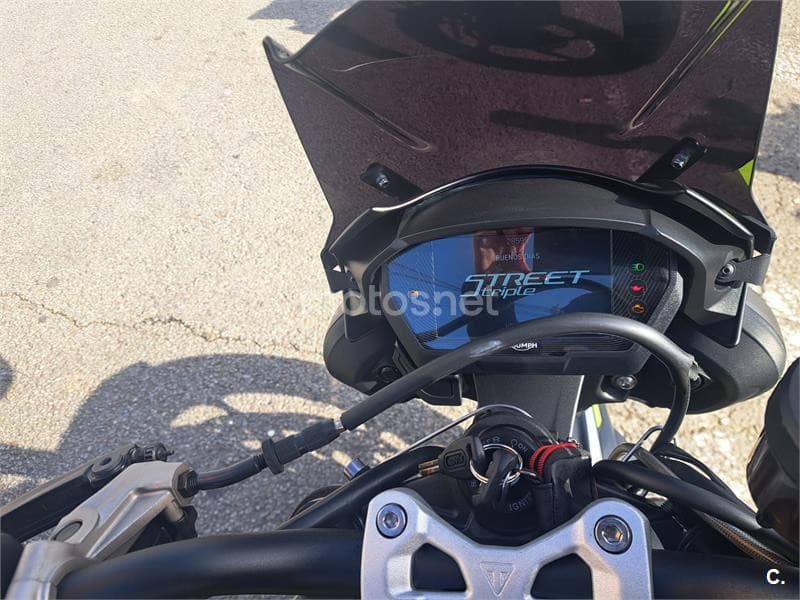Triumph Street Triple – Vista 6