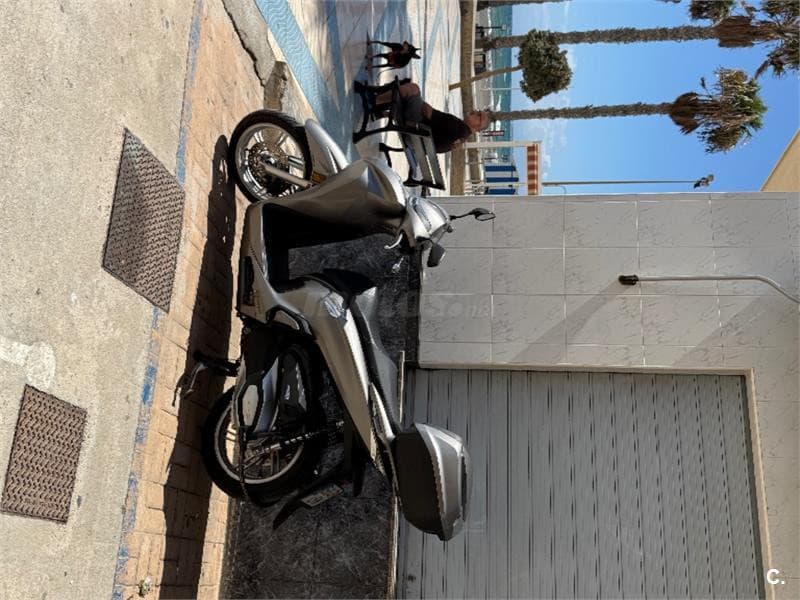 Honda Scoopy SH300i – Vista 2