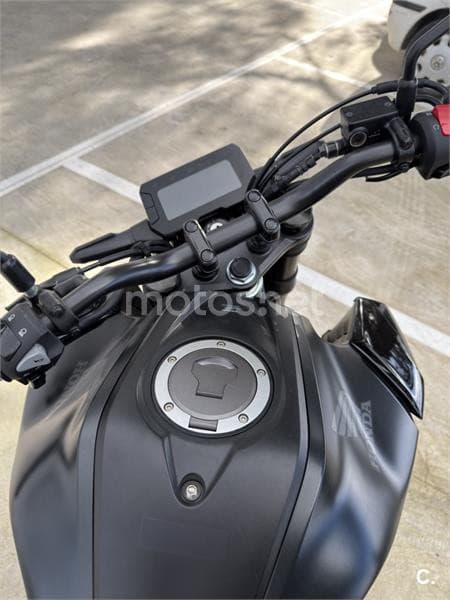 Honda CB 125 R – Vista 8