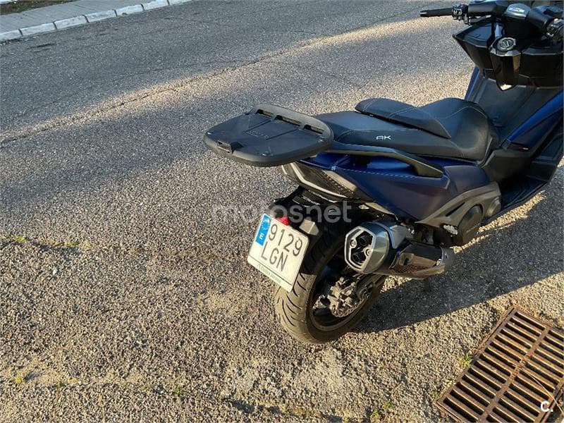 Kymco AK 550 – Vista 4