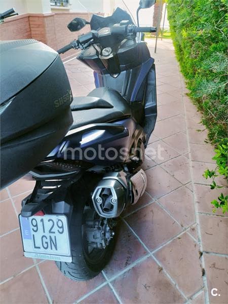 Kymco AK 550 – Vista 5