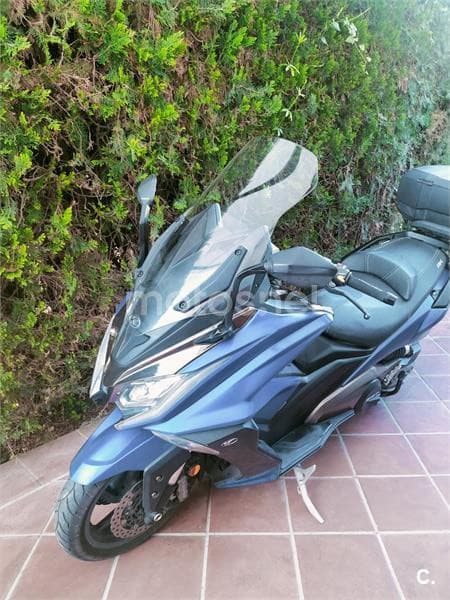 Kymco AK 550 – Vista 8