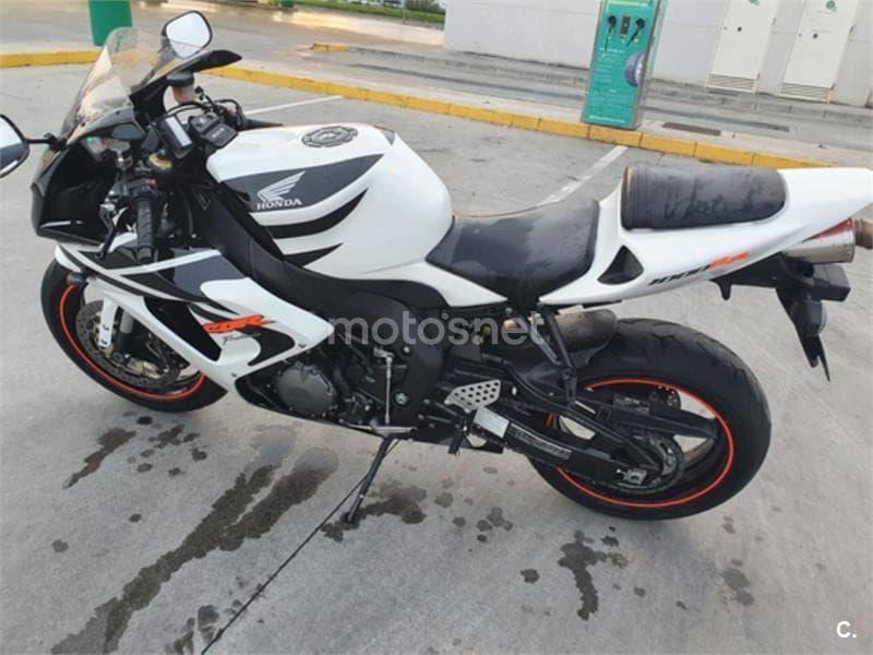 Honda CBR 1000RR 2450 € 2006 Sevilla - 4