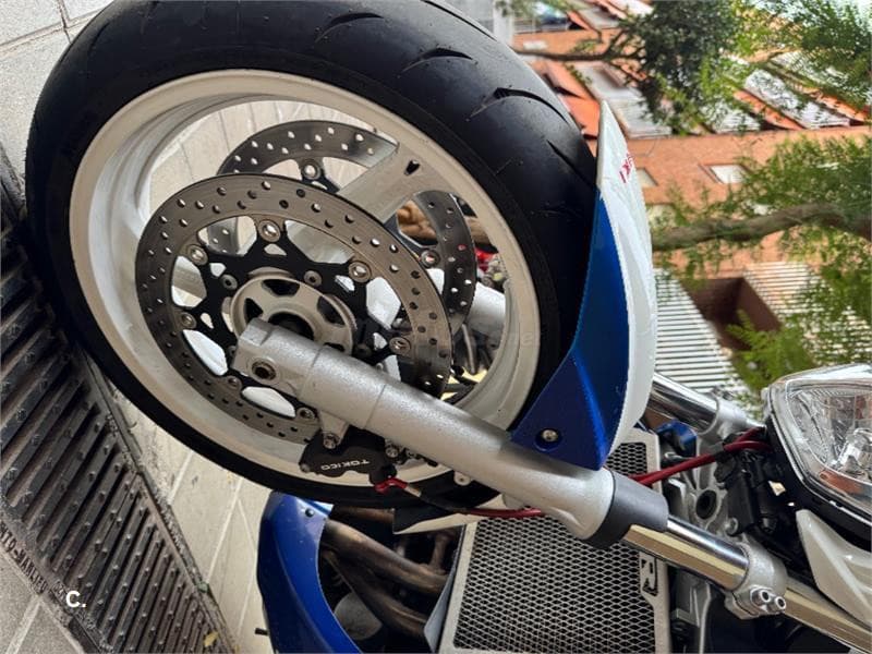 Suzuki GSR 600 – Vista 4