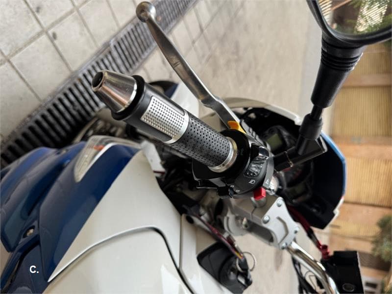 Suzuki GSR 600 – Vista 8