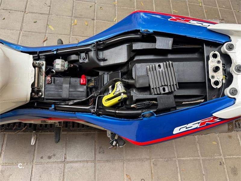 Suzuki GSR 600 – Vista 9