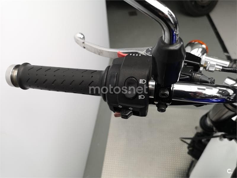 Triumph Bonneville T100 – Vista 9