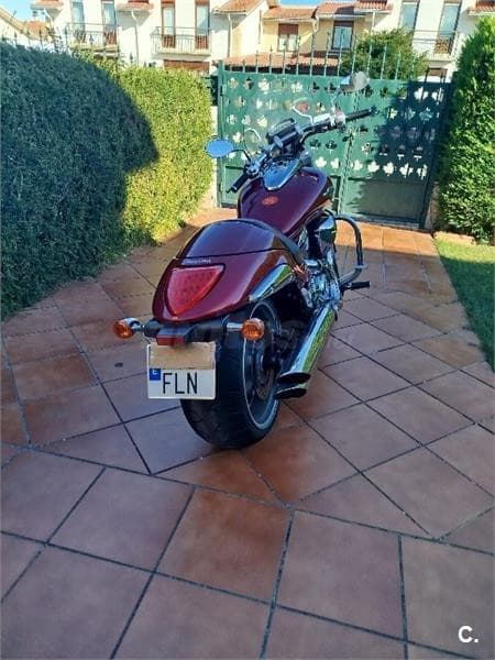 Suzuki Intruder M1800R – Vista 4