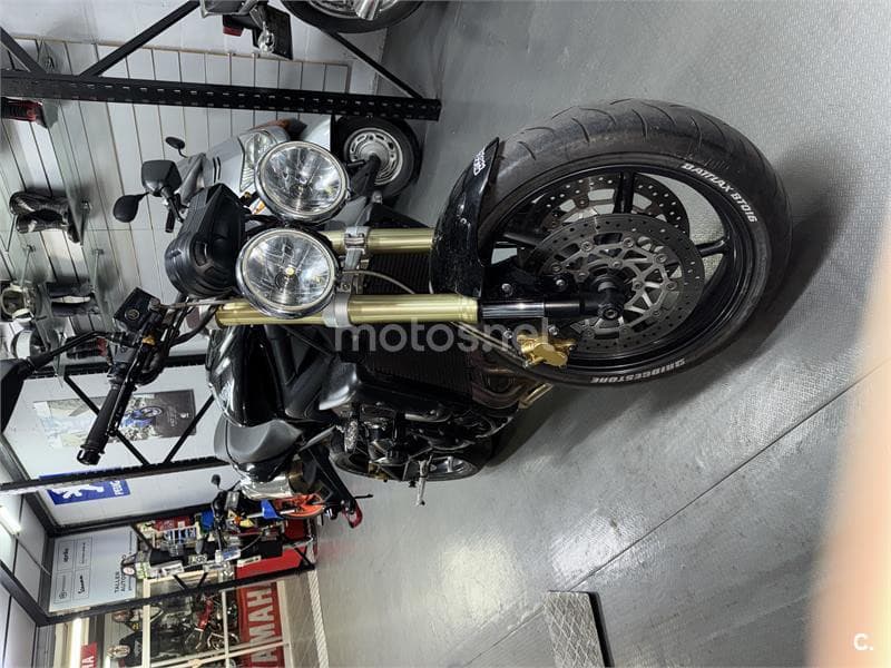 Triumph Street Triple – Vista 1