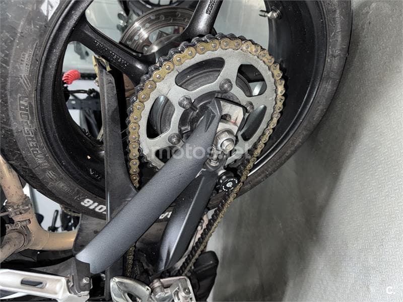 Triumph Street Triple – Vista 4