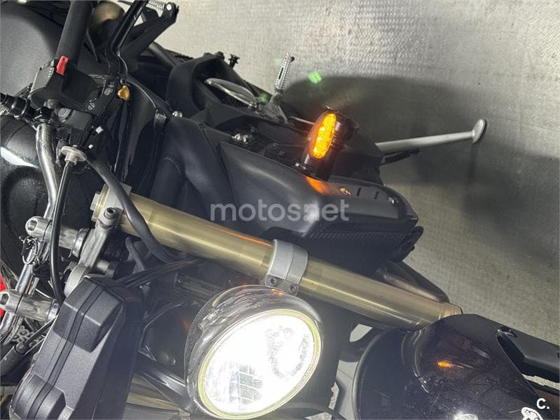 Triumph Street Triple – Vista 6