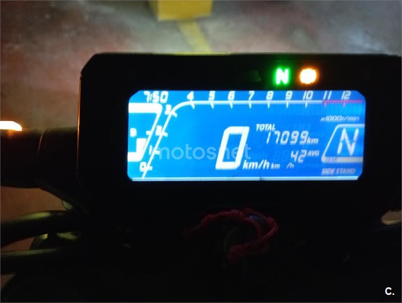 Honda CB 125 R – Vista 2