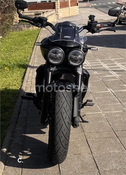 Triumph Rocket 3 – Vista 4