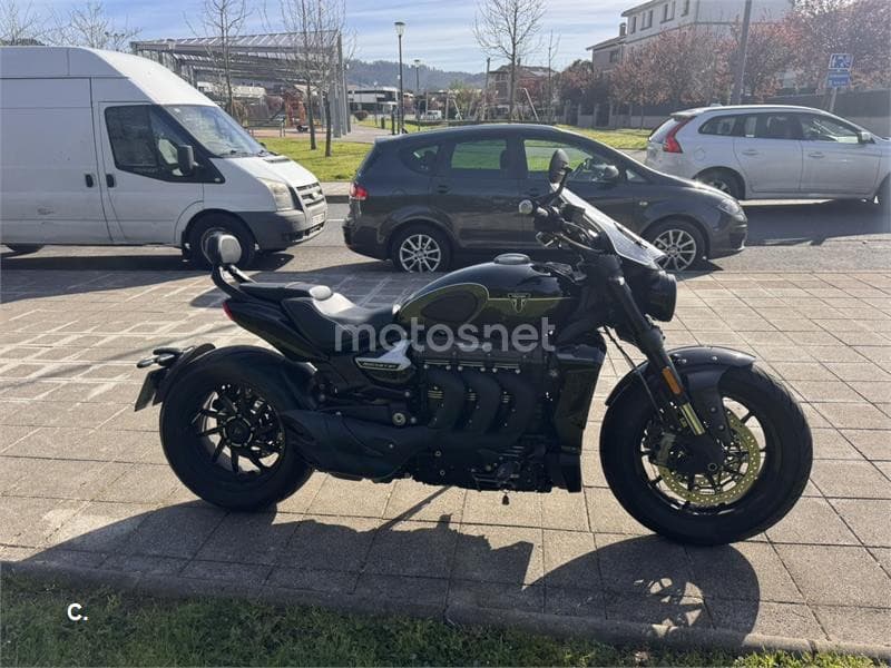 Triumph Rocket 3 – Vista 5