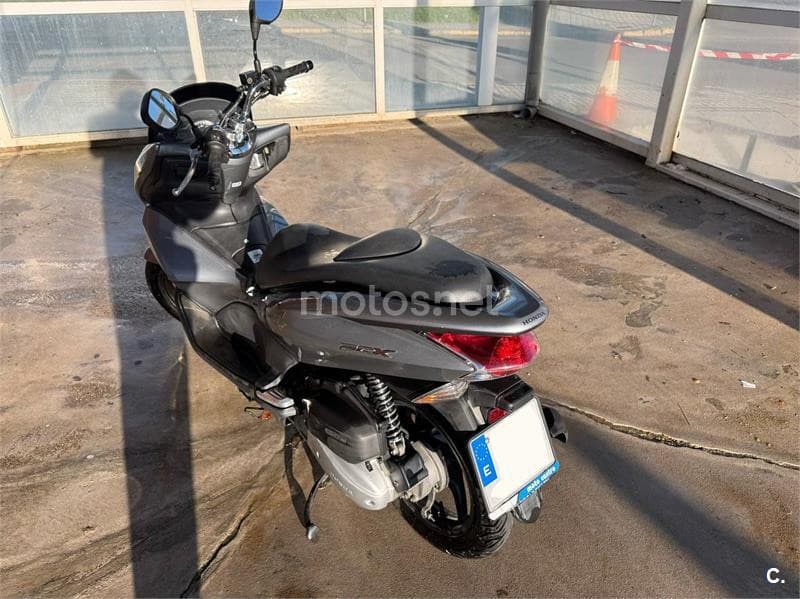 Honda PCX 125 – Vista 3