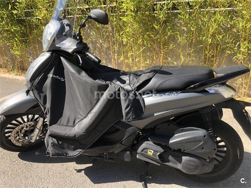 Piaggio Beverly 300 – Vista 3