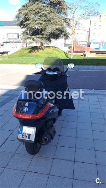 Piaggio X EVO 125 – Vista 2